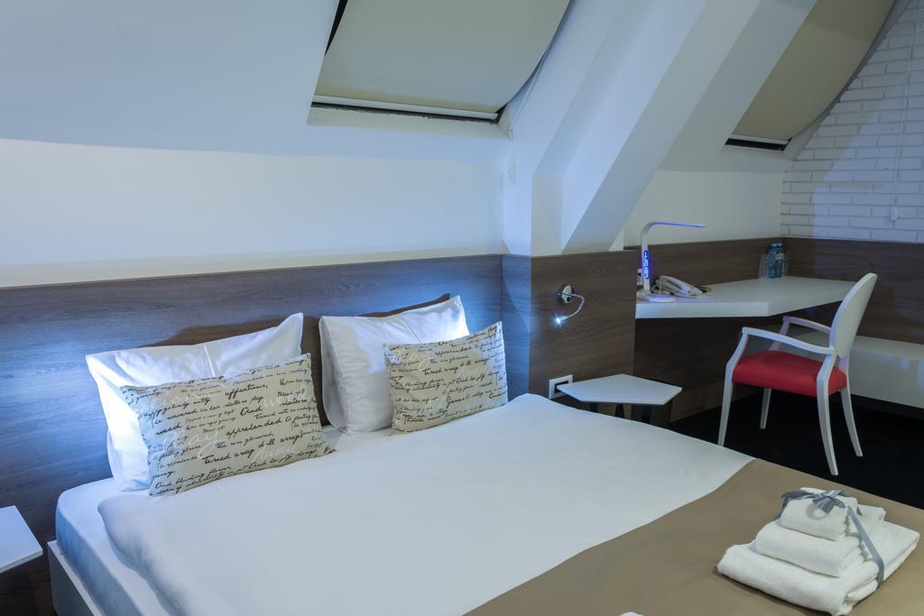 Garni Hotel Eter Ni Kültér fotó