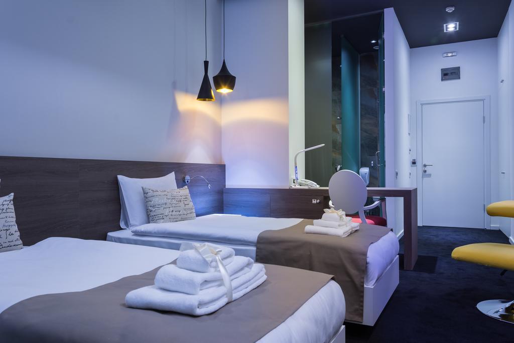 Garni Hotel Eter Ni Kültér fotó