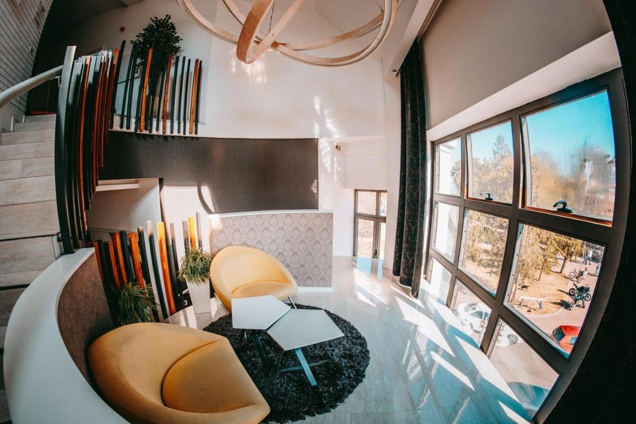 Garni Hotel Eter Ni Kültér fotó